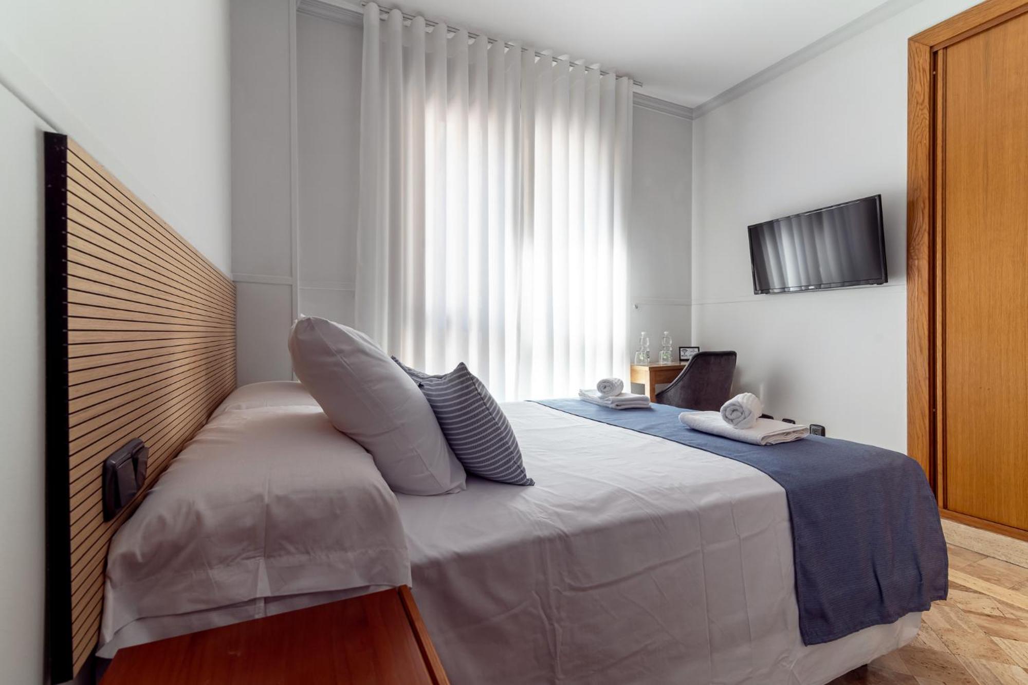 Double or Twin Room - Photo 3