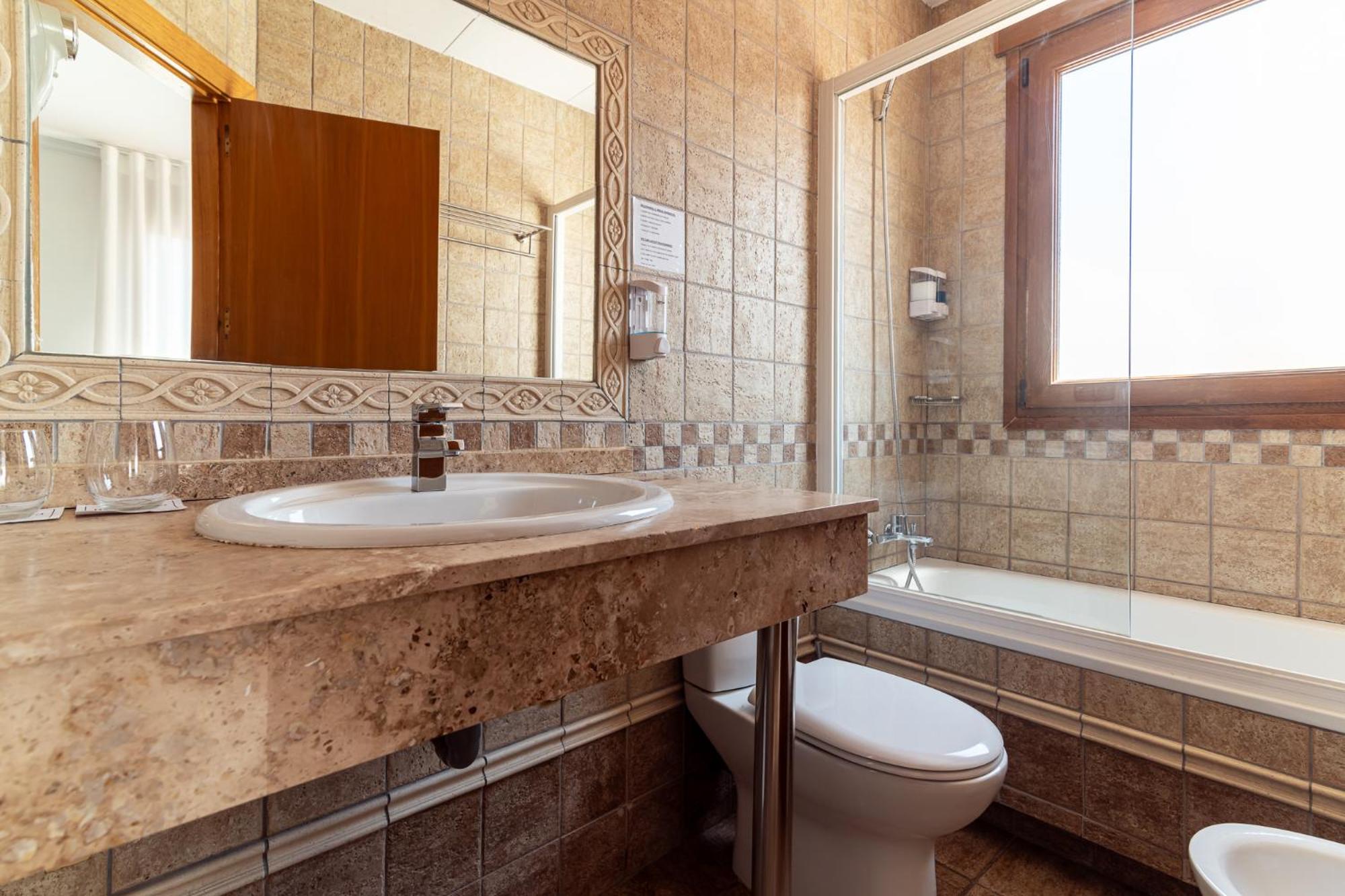 Superior Double or Twin Room with Terrace - Photo 3
