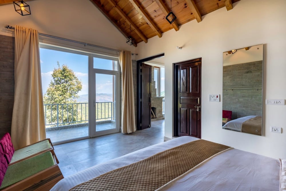 Parijat Suite Himalayan View with Balcony