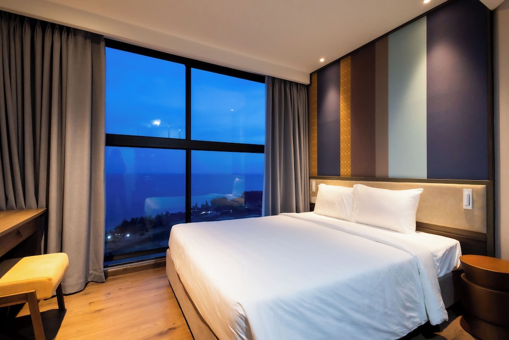 Premium Suite, 2 Bedrooms, Balcony, Beach View
