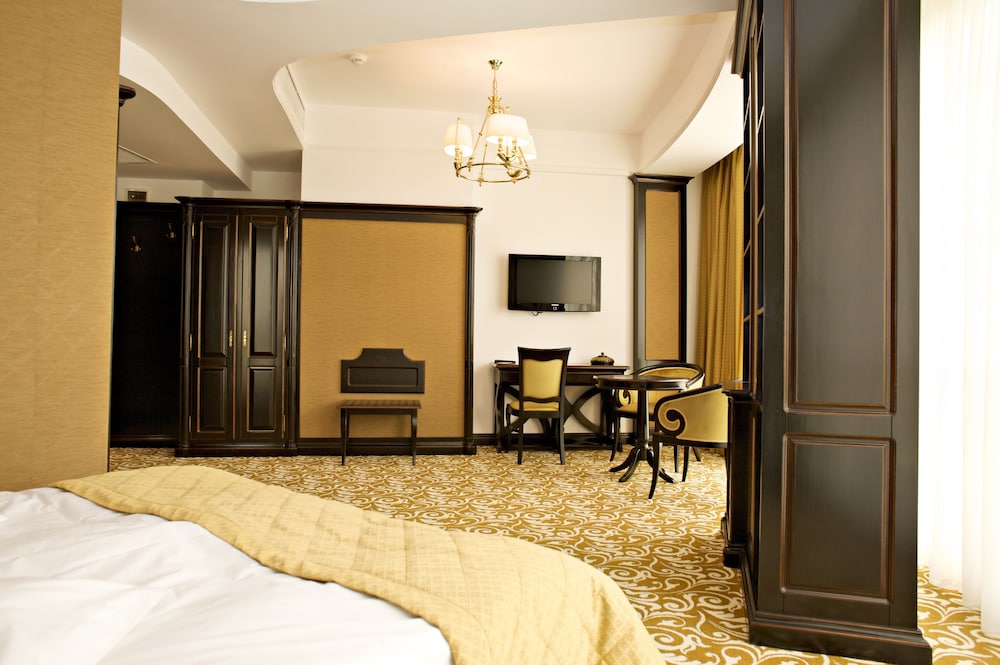 Premier Suite - Photo 6
