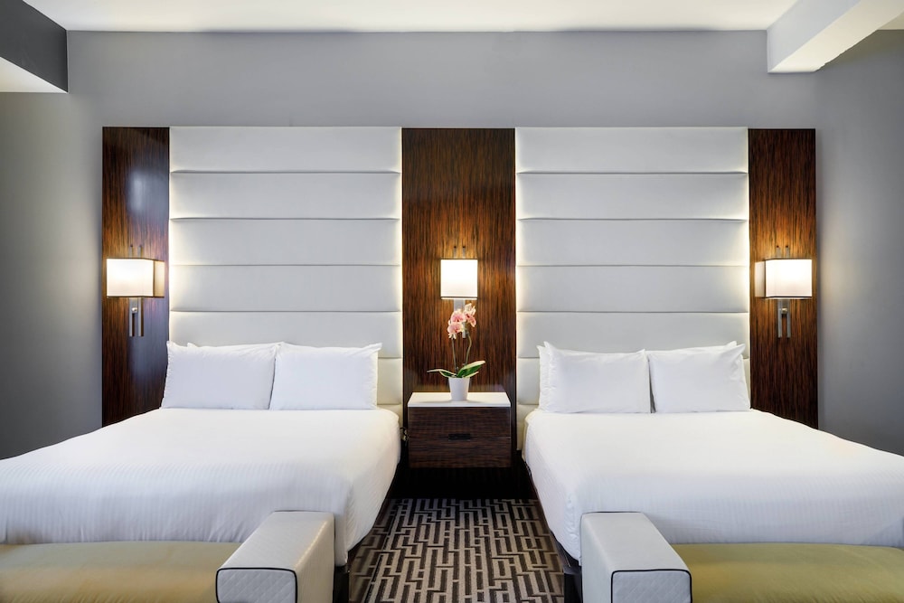 Room, 2 Queen Beds - Photo 2