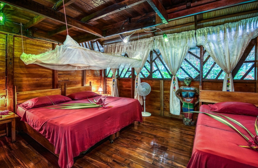 Dream Palm House, Two Bedrooms, Full Kitchen