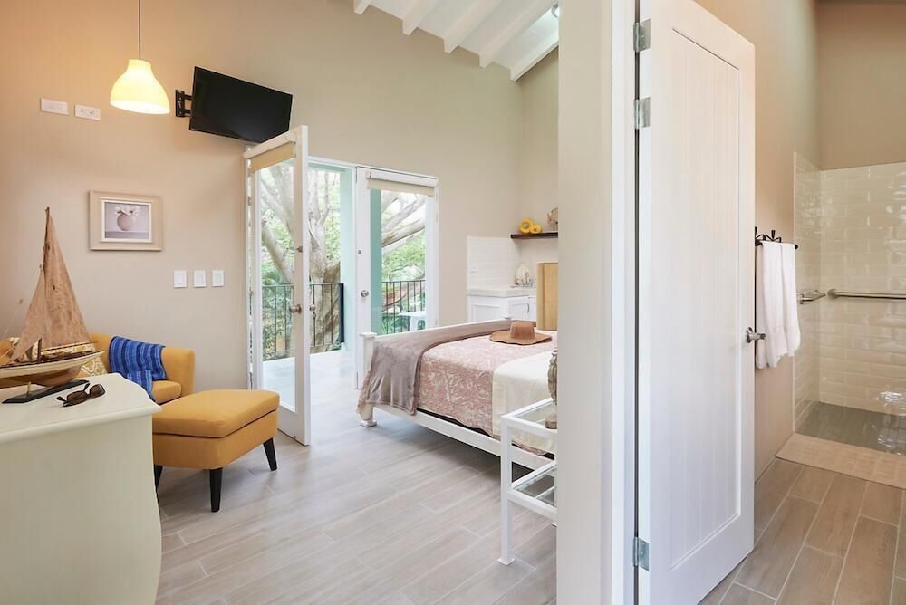 Premium Studio Suite, 1 Queen Bed photo 3