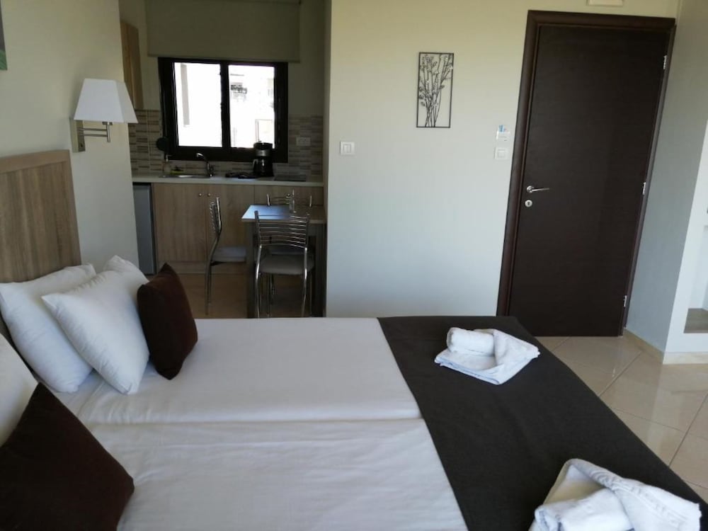 Standard Triple Room, 1 Bedroom, Sea View photo 1