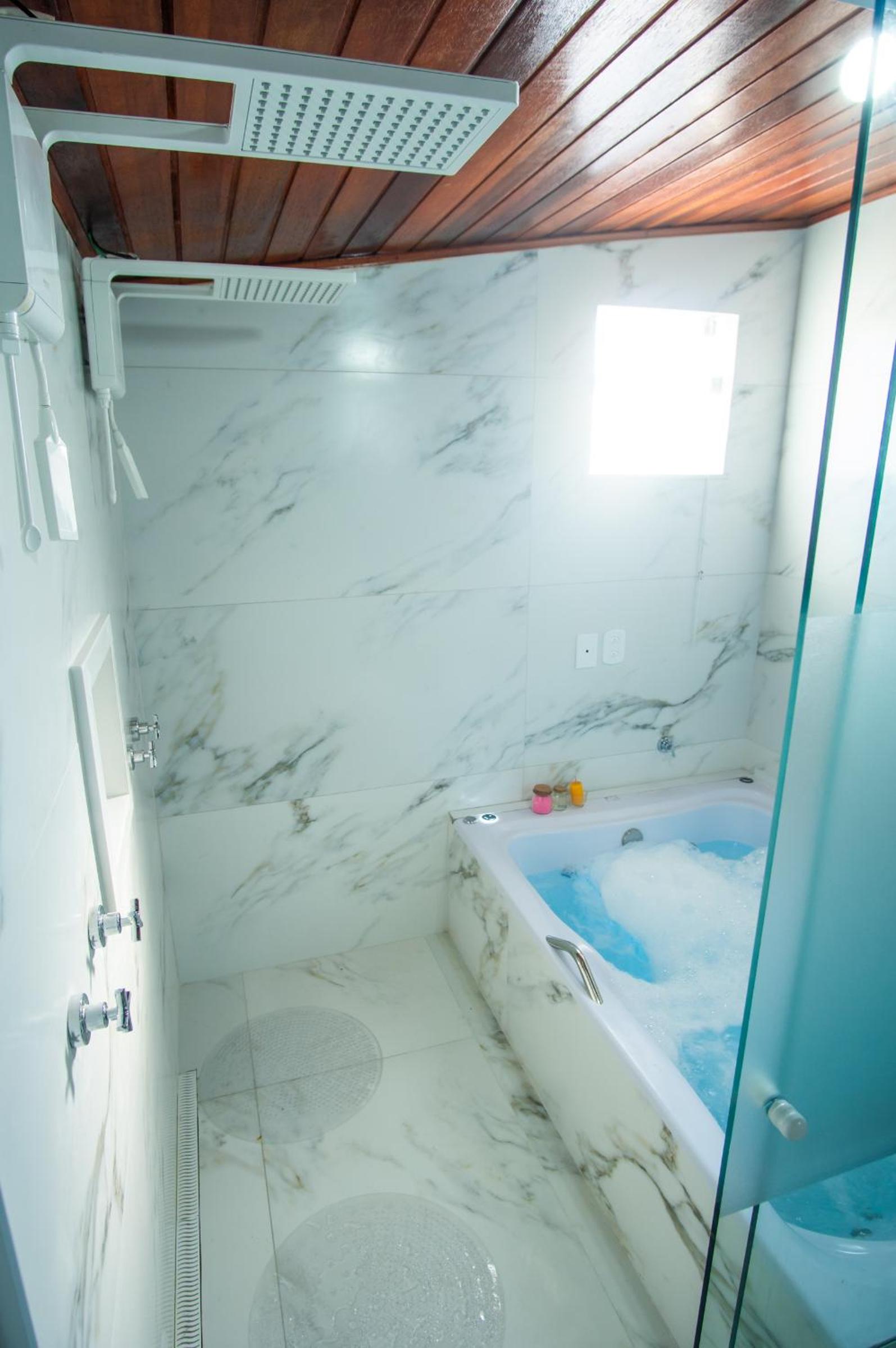 Queen Room with Spa Bath photo 3