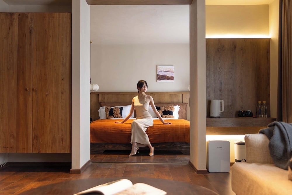 Luxury Suite, City View