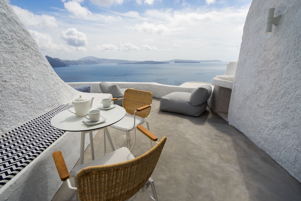 Azure Suite with Caldera View photo 2