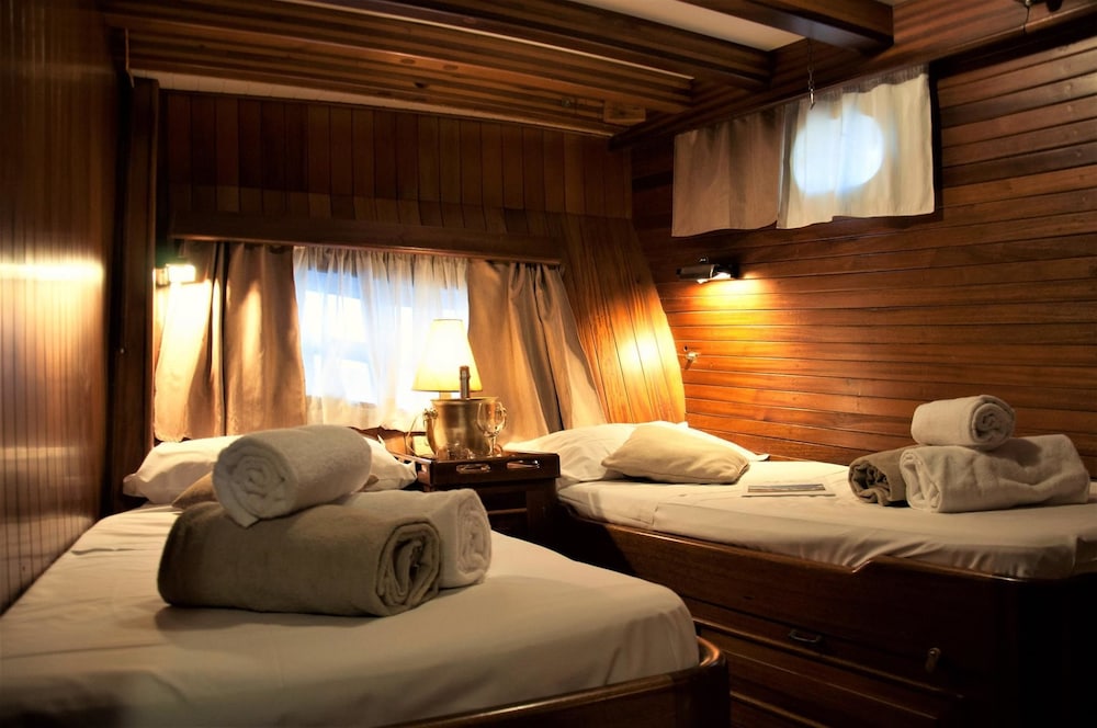 Cabin, 2 Twin Beds