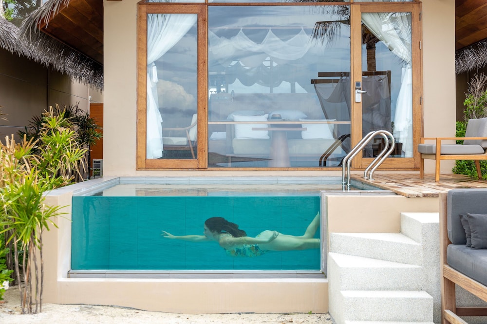 Sun Beachfront Pool Villa - Photo 8