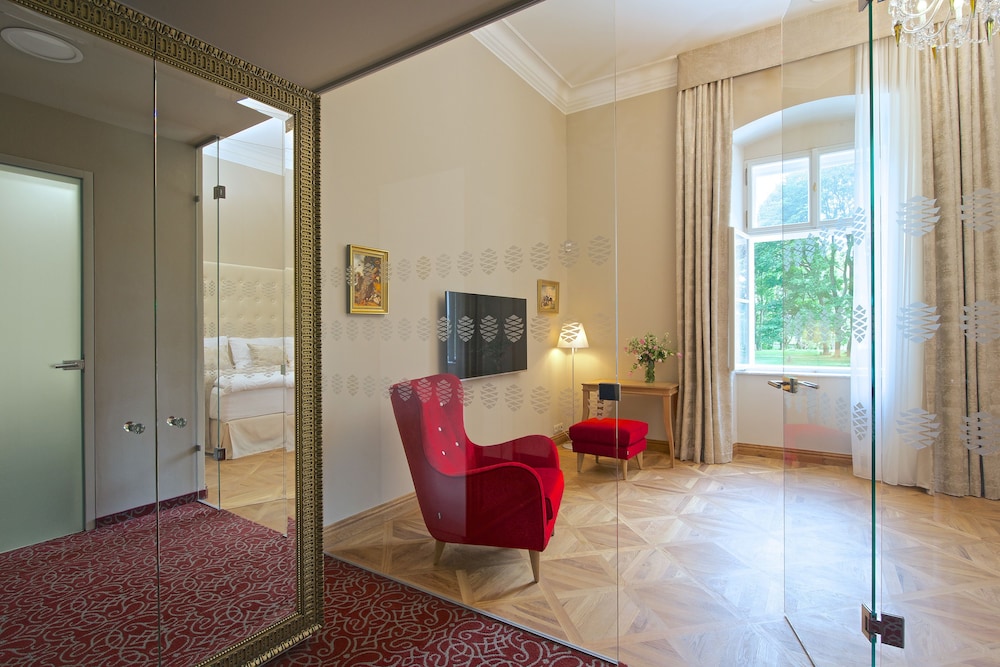 Deluxe Room (Large) photo 2