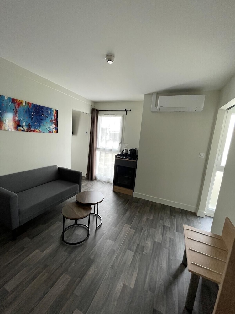 Premium Room, 1 Queen Bed photo 2