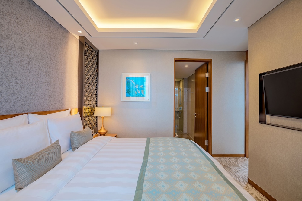 Deluxe Room (City View)