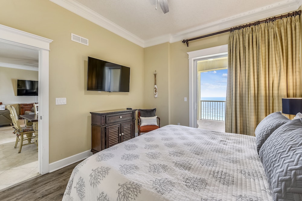 Penthouse, 3 Bedrooms (2203 Tower I)