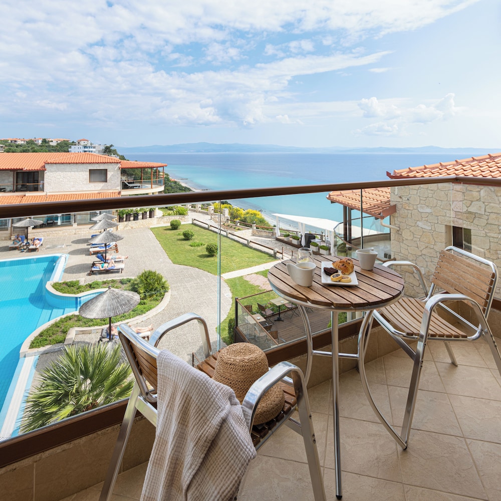 Junior Suite, Partial Sea View photo 3