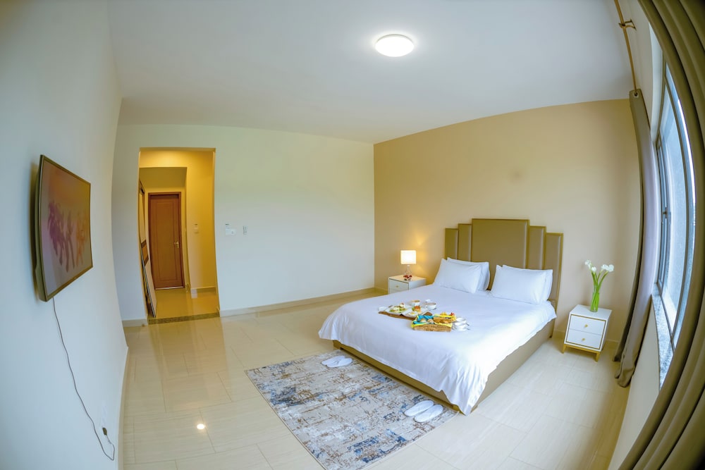 Standard Duplex, 4 Bedrooms, Garden View