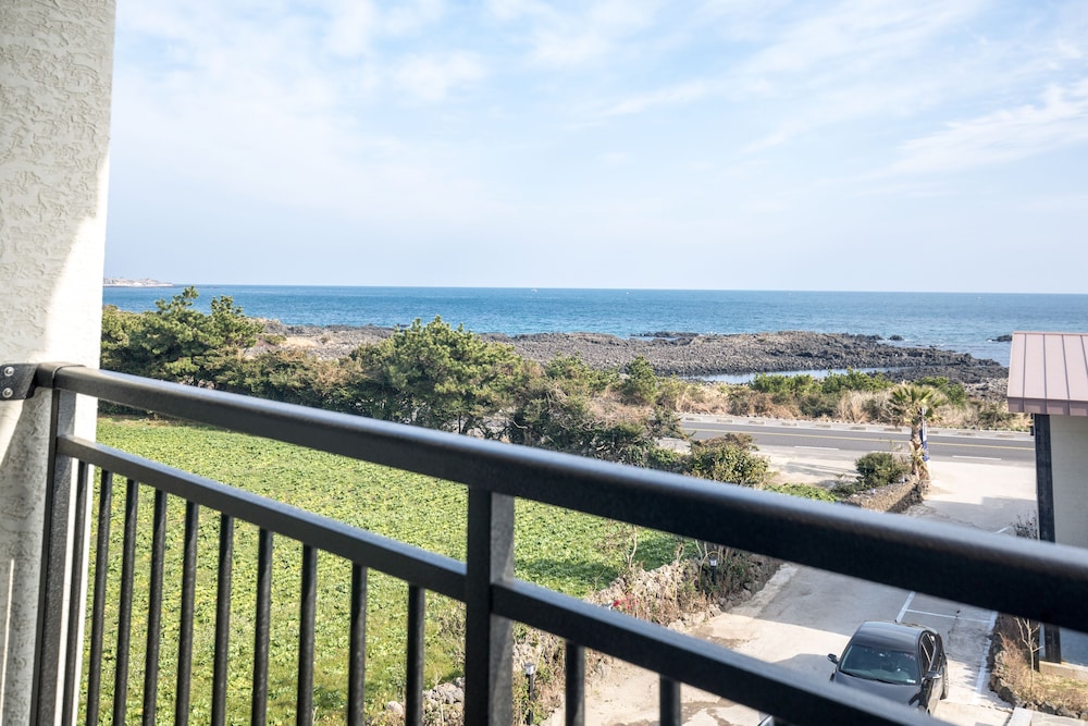 Suite, Garden View - Photo 6