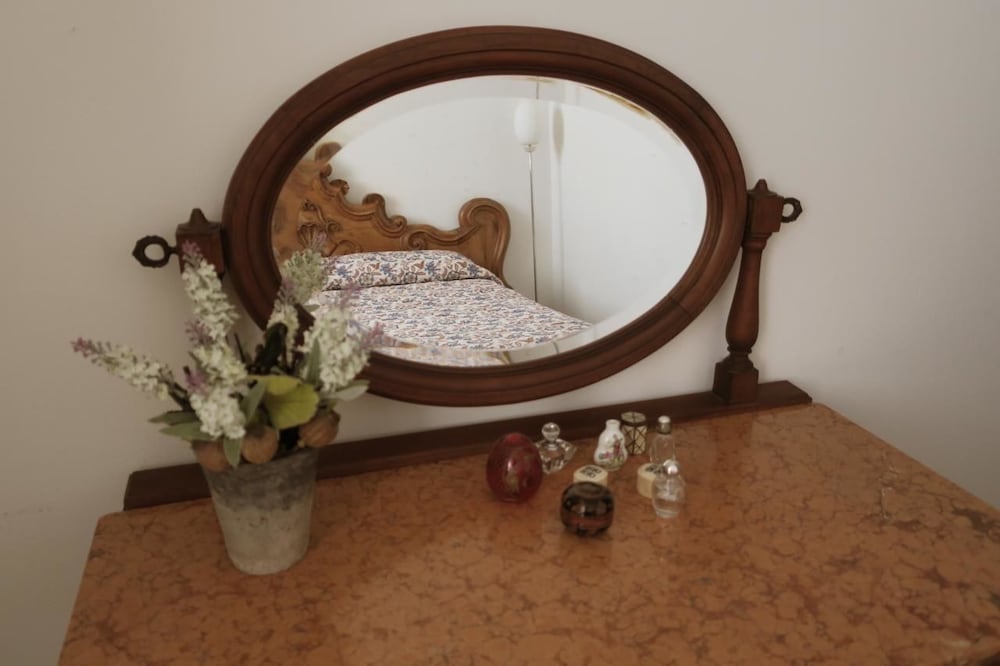 Family Room, 2 Bedrooms, Ensuite, Hill View photo 2