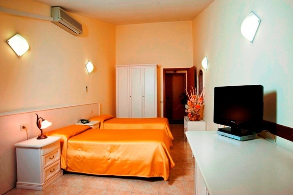Triple Room photo 2