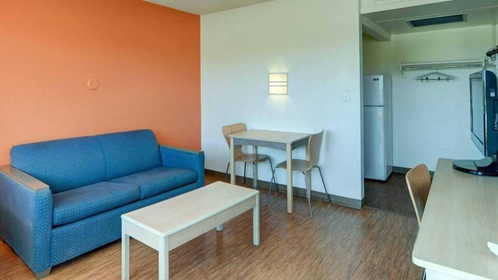 Standard Room, 2 Double Beds, Non Smoking, Kitchenette - Photo 9