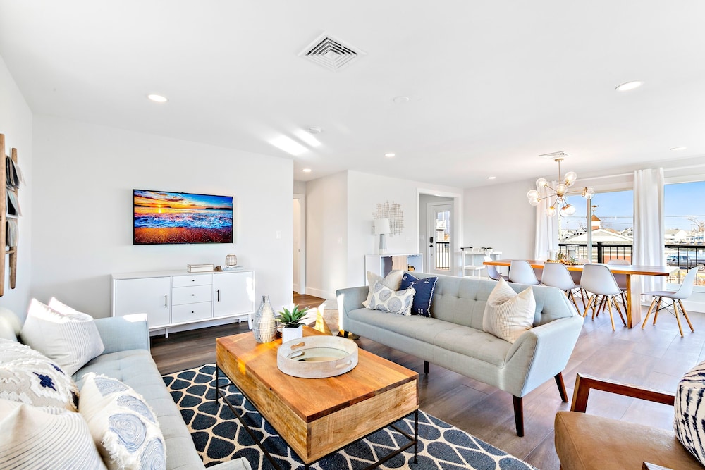 Luxury Penthouse, Balcony, Ocean View photo 1