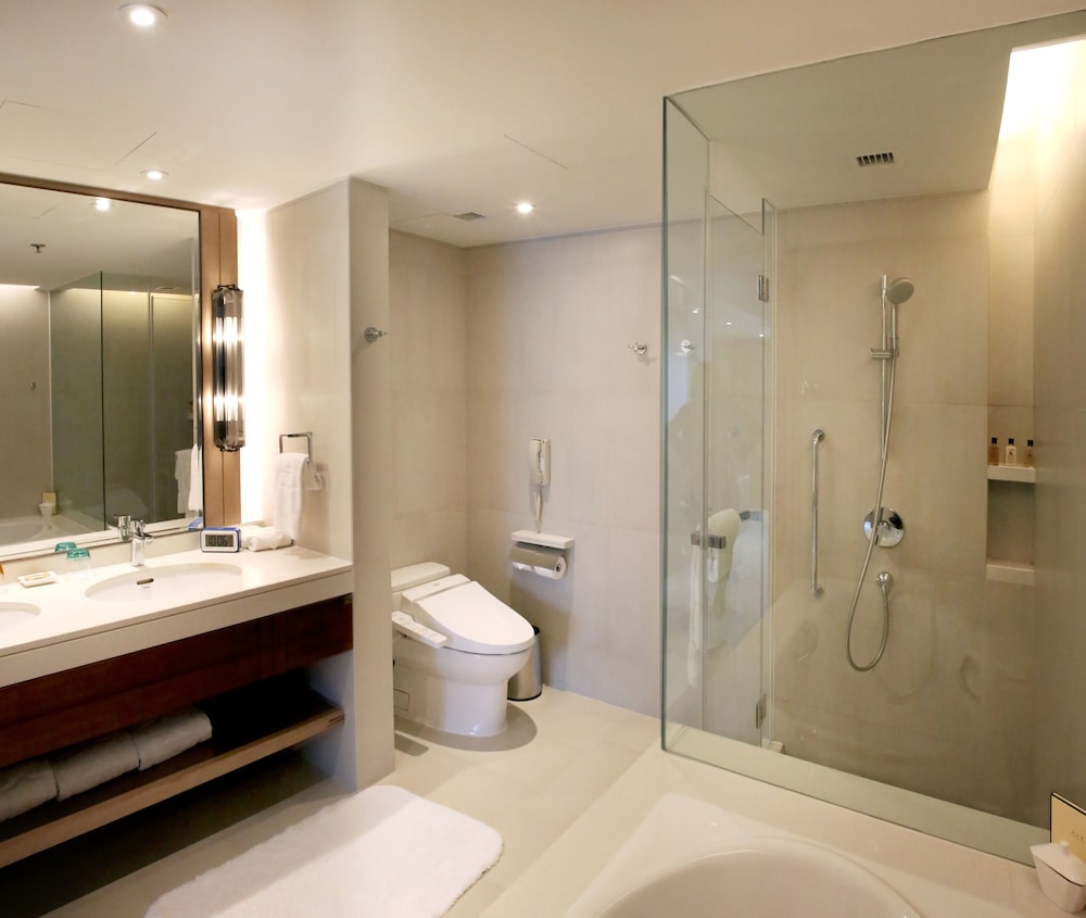 City Wing Executive Suite - Photo 5