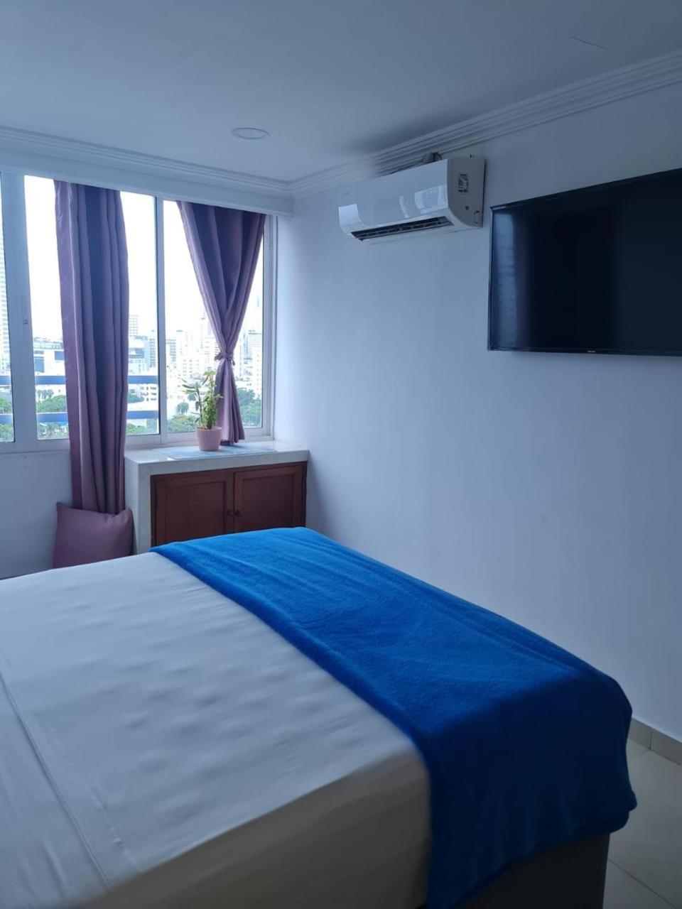One-Bedroom Apartment With Sea View And Balcony photo 1