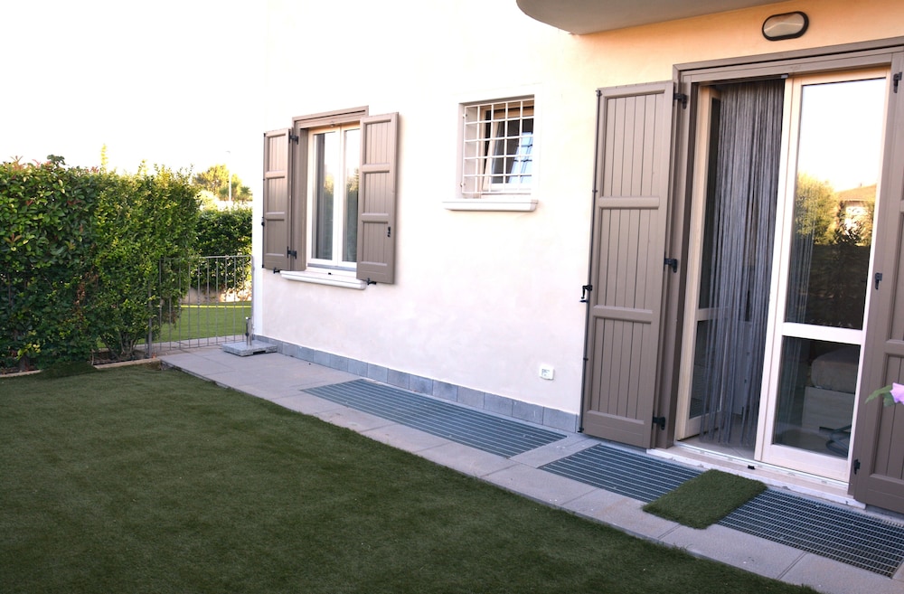 Basic Apartment photo 2