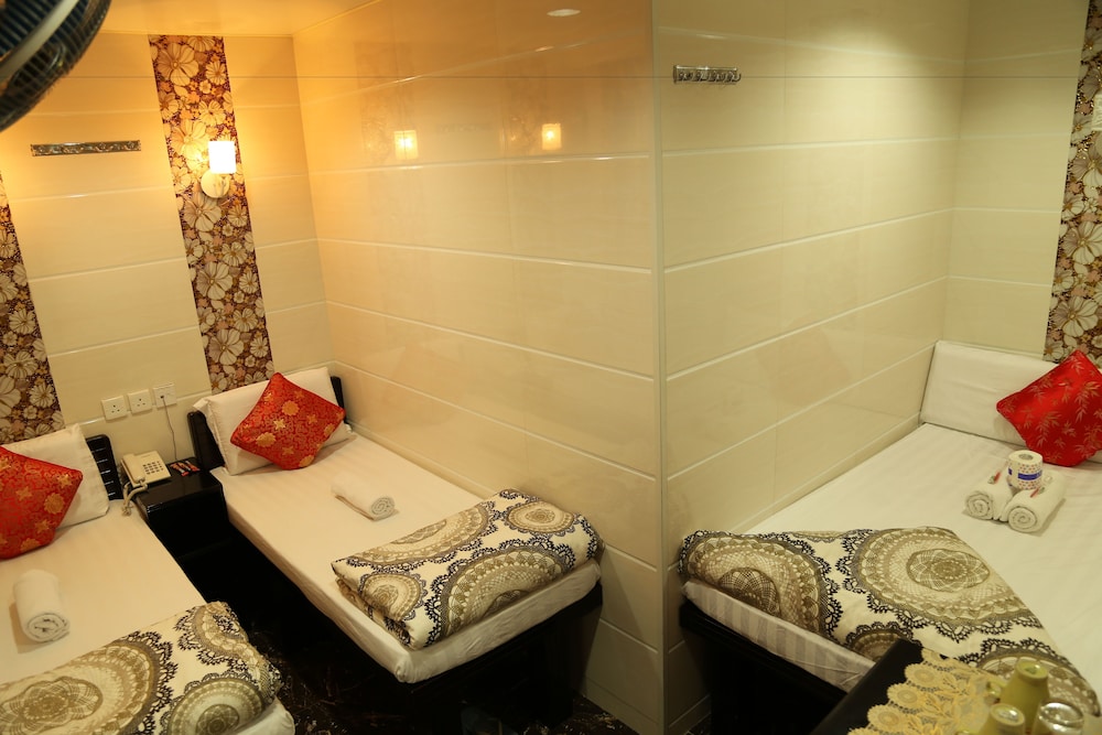 Deluxe Triple Room (1 Double and 1 Single) photo 2