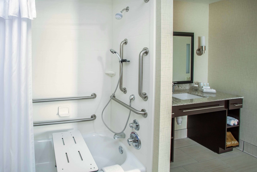 Suite, 2 Queen Beds, Accessible, Non Smoking (Tub)