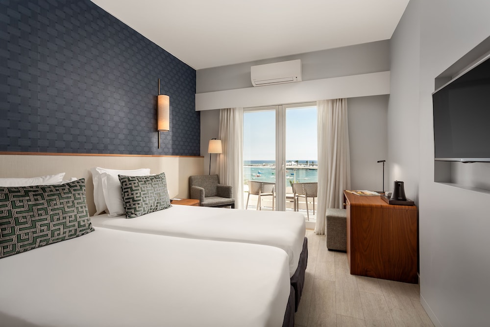Superior Twin Room, Sea View photo 1