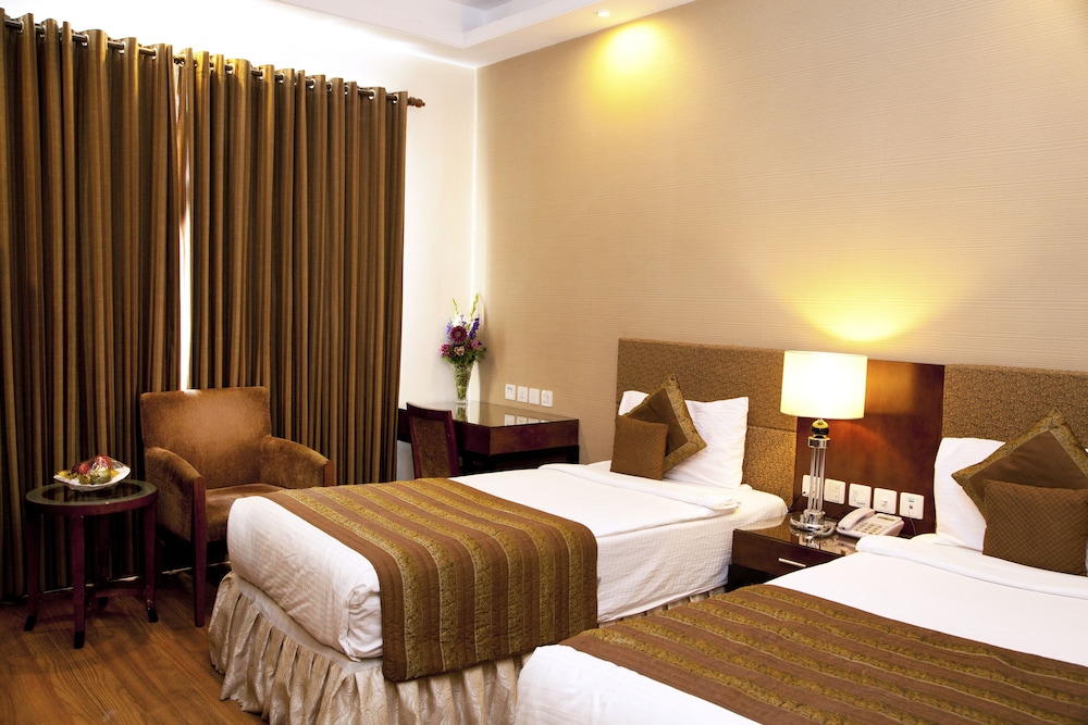 Executive Room - Photo 7