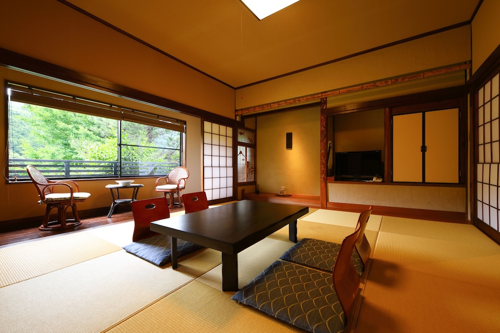 Japanese Style Room For 5 Guests 「Shara」