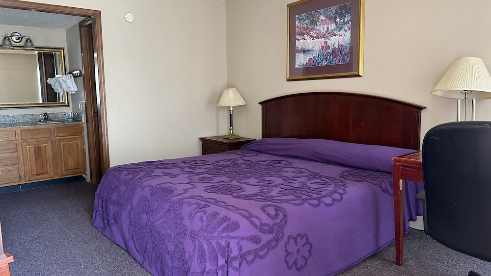 Deluxe Room, 1 King Bed, Non Smoking photo 1
