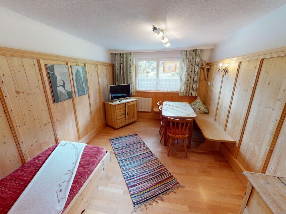 Comfort Apartment, 3 Bedrooms photo 3