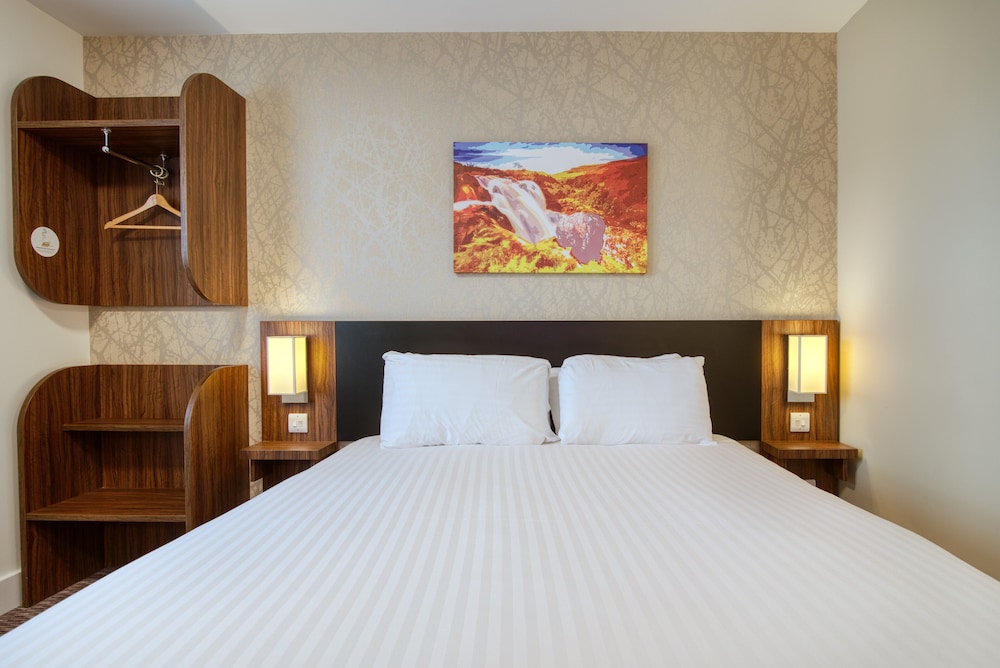 Twin Room - Photo 10