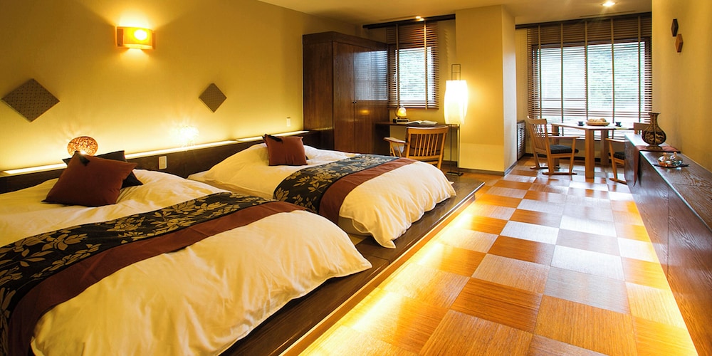 Design Twin Room, Private Bathroom