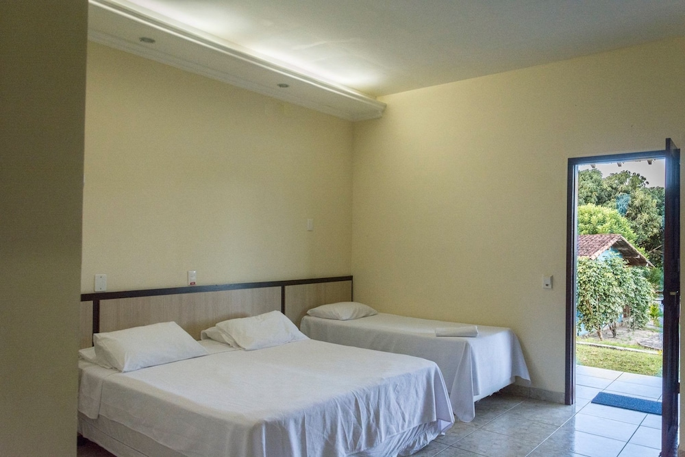 Classic Double Room, Multiple Beds, Non Smoking photo 3