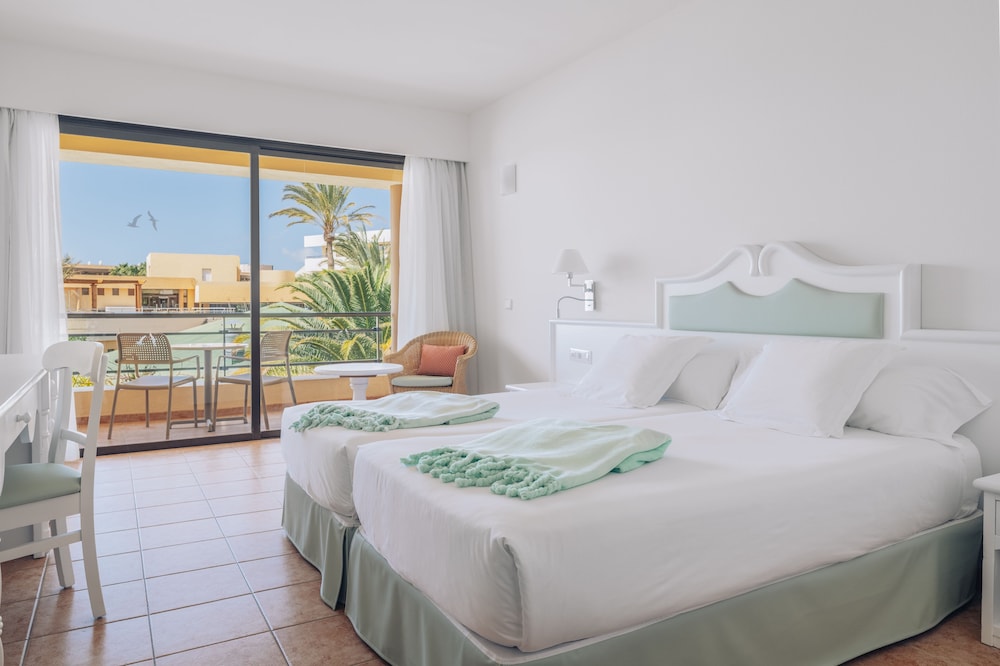 Double Room Single Use, Partial Sea View