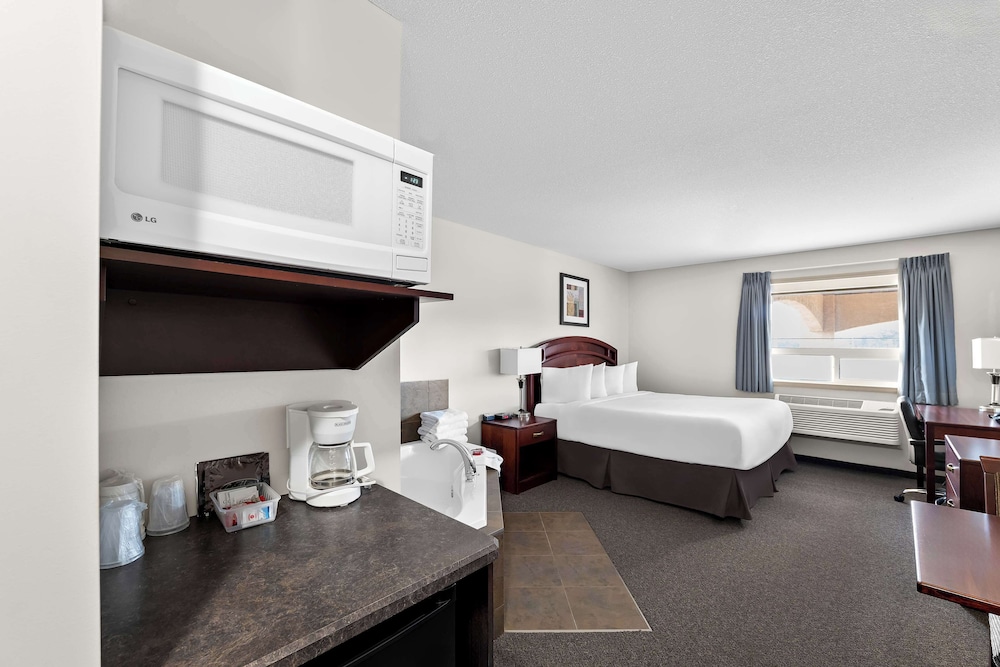 Suite, 1 King Bed, Non Smoking, Hot Tub - Photo 1