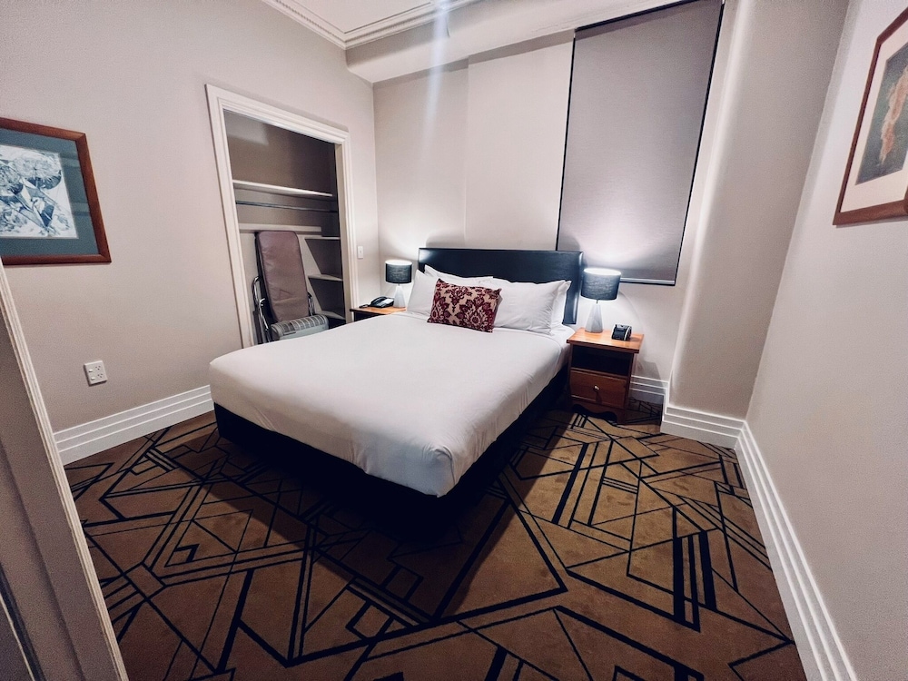 1 Bedroom Apartment - Photo 6