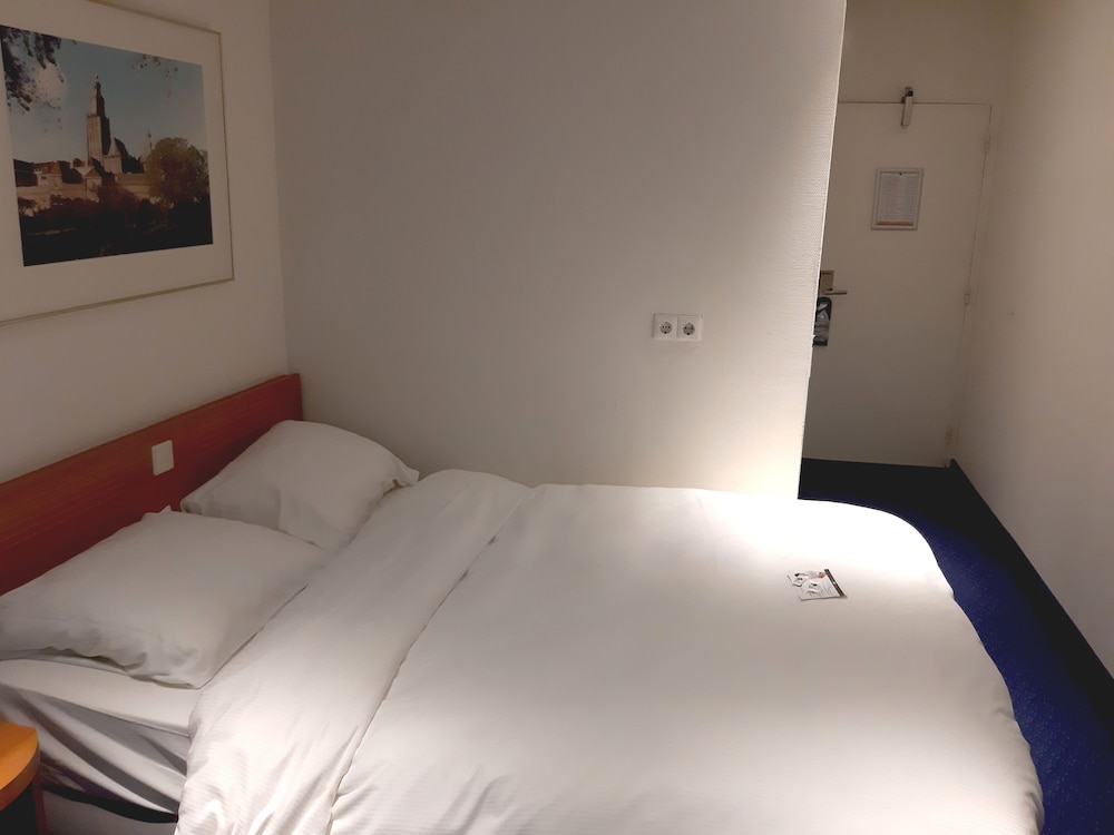 Economy Room photo 3