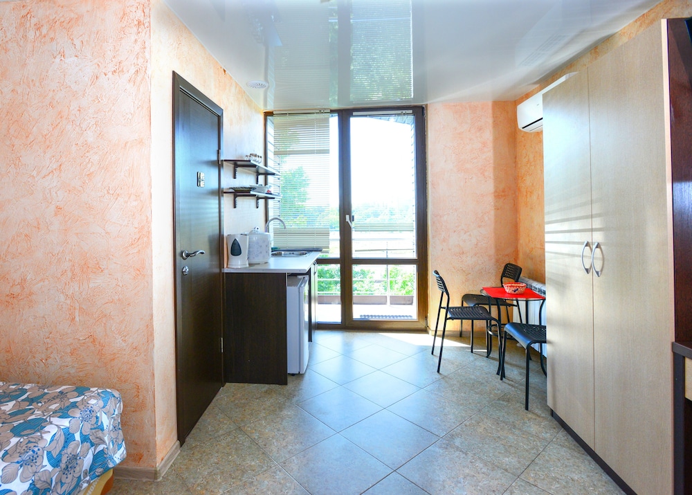 Deluxe Studio, Balcony