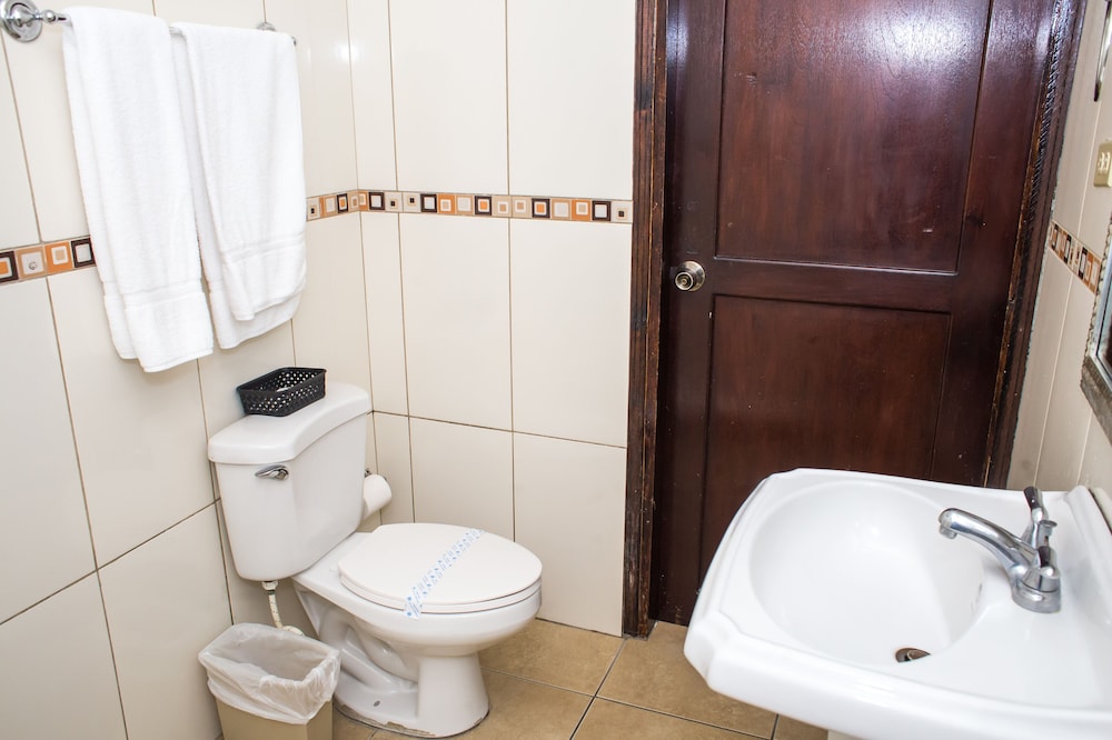 Standard Double Room Single Use photo 3