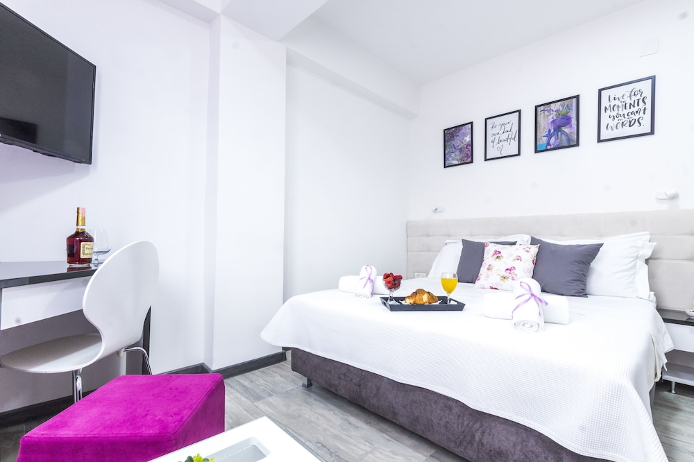 Studio Apartment City view photo 3