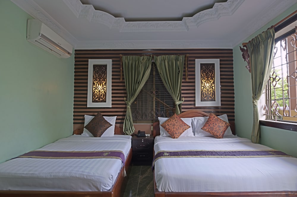 Standard Triple Room, Multiple Beds, City View photo 2