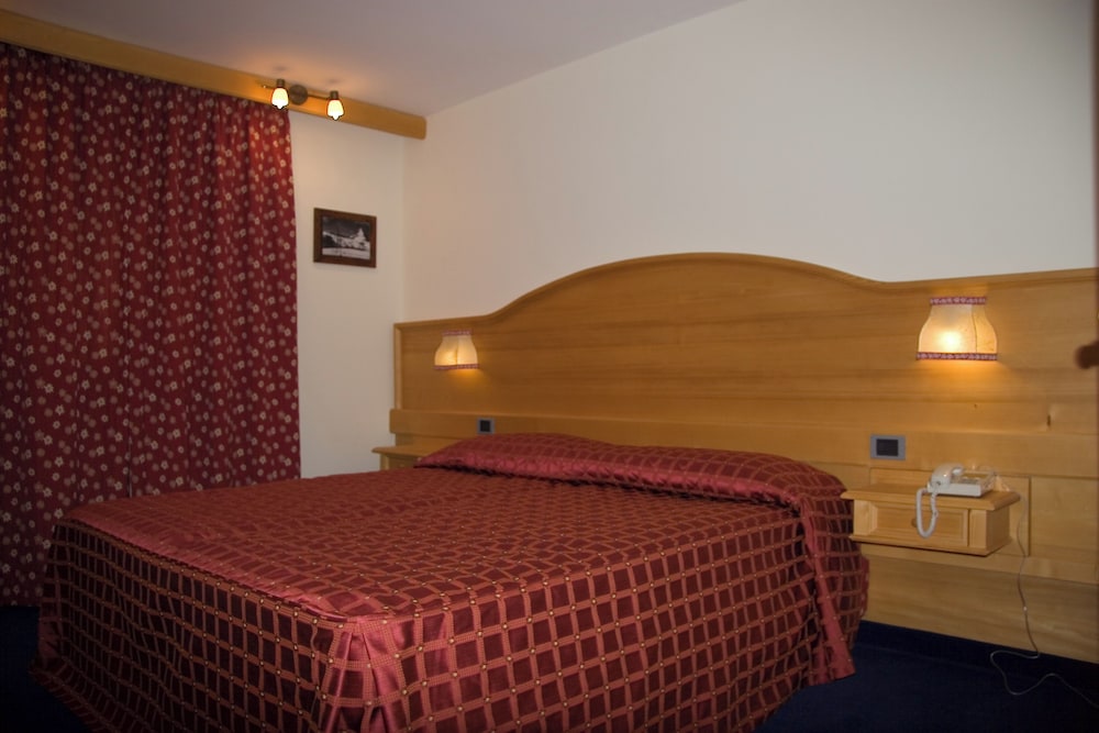 Double or Twin Room, Balcony, Mountain View photo 2