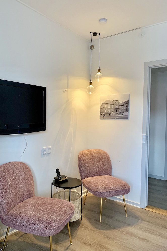 Standard Double or Twin Room - Photo 6