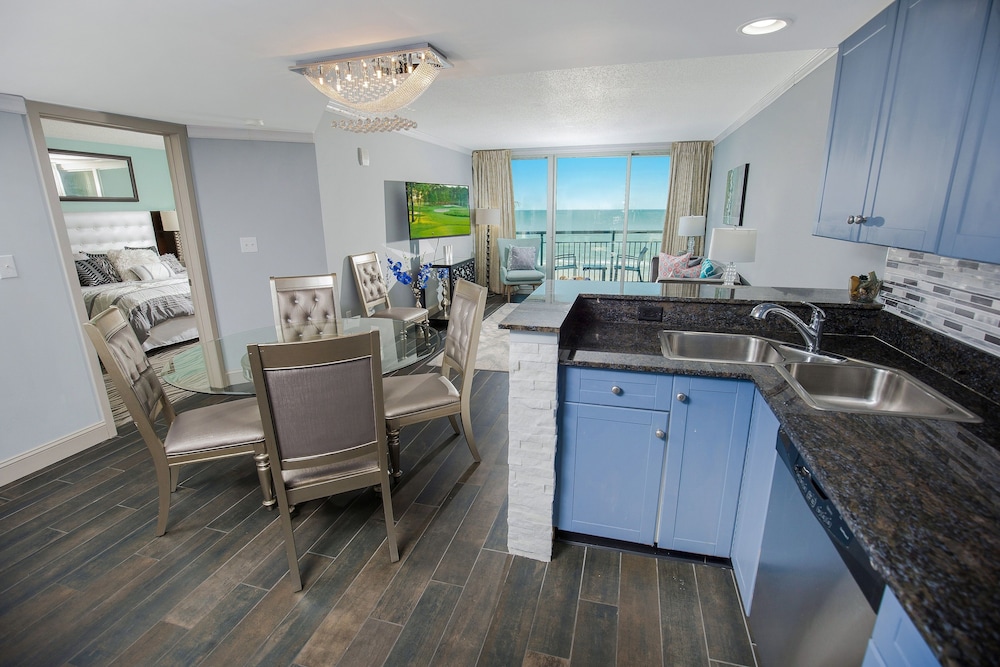 Condo, 3 Bedrooms