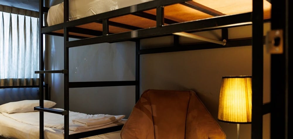 Premium Dorm Room photo 2